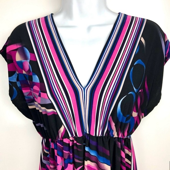 Bisou Bisou mini dress cap sleeve V neck geo print. Size: 4 - Picture 3 of 11